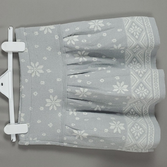 Princess Vera Wang Circle Sweater Snowflake Skirt, Juniors Size S - Picture 2 of 7